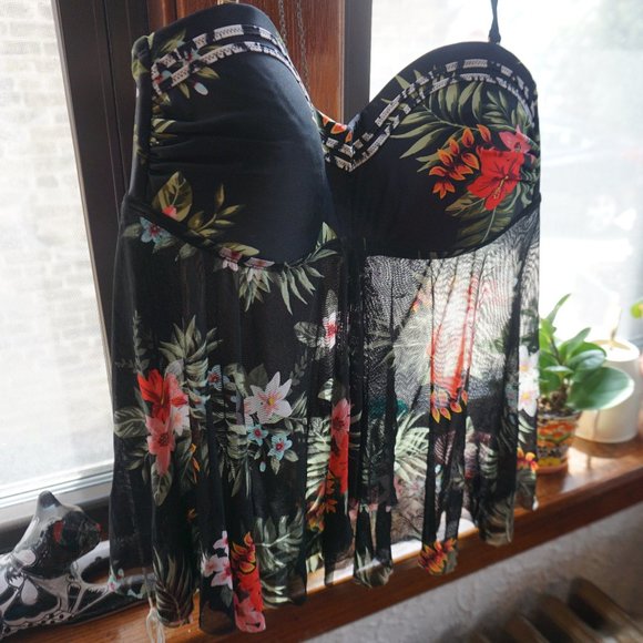 Kona Sol Other - Floral halter padded tankini top size M
